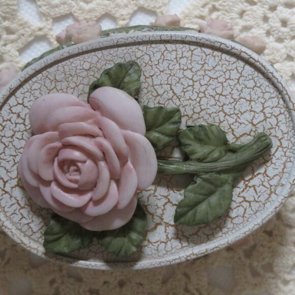 Dezine Handpainted ROSES Trinket Box Vintage (K643) - Picture 7 of 9
